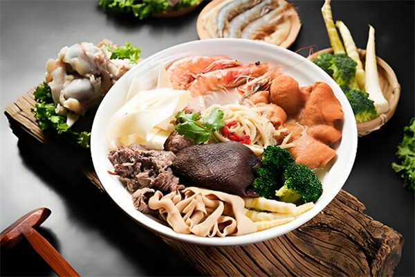 串来串去麻辣烫加盟