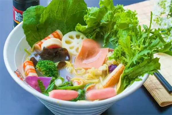 宸煲煲砂锅麻辣烫加盟