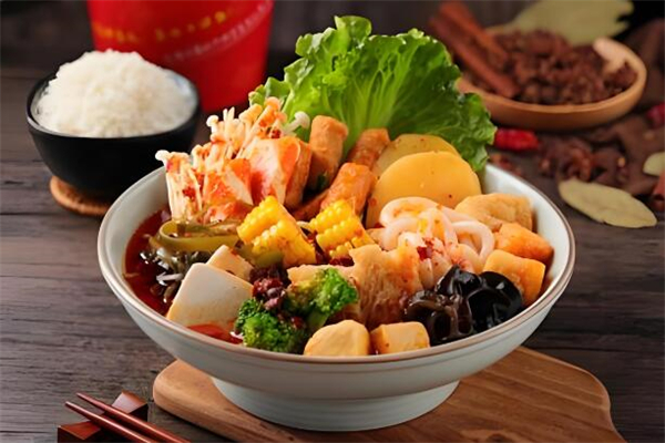 串来串去麻辣烫加盟