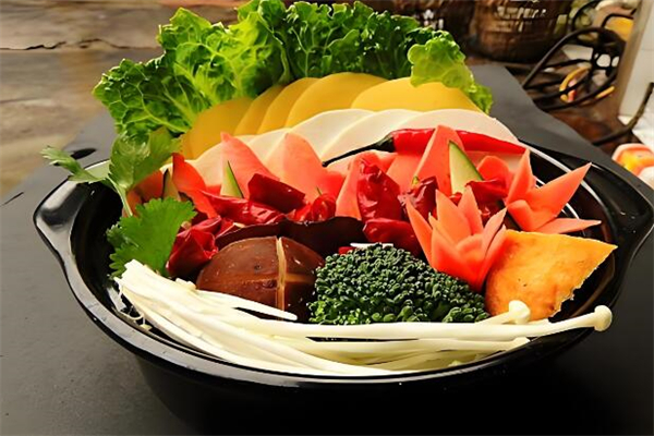 小朱哥麻辣烫加盟