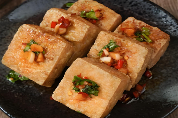 白色经典臭豆腐加盟