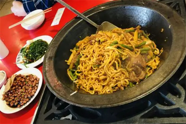 铁锅焖面加盟