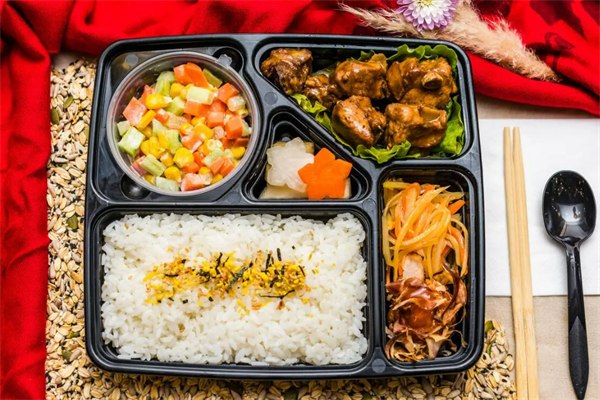 天彩粮餐饮加盟
