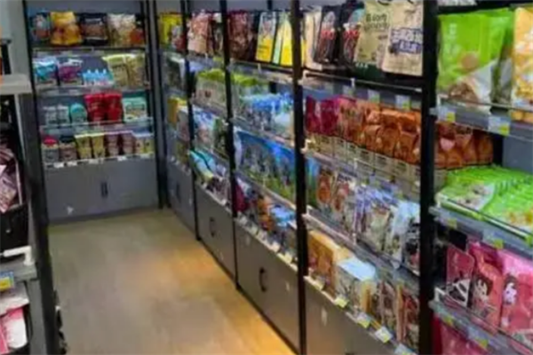 吃货城量贩零食加盟