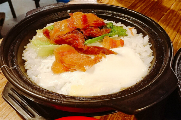 周师煲仔饭加盟