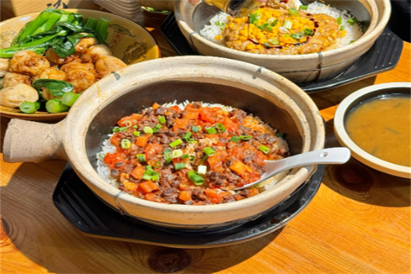 好火候靓汤煲仔饭加盟