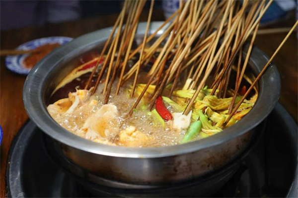 钵钵鸡串串香加盟