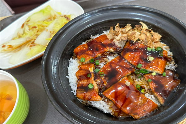鲜皇煲煲仔饭加盟