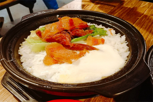 美光煲仔饭加盟