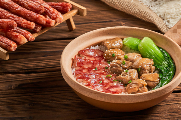 鲜皇煲煲仔饭加盟
