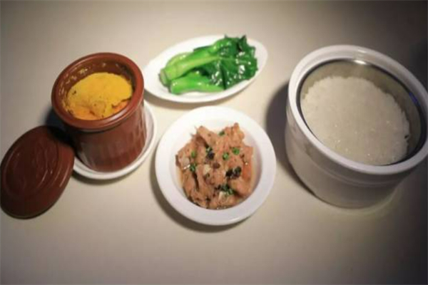 原盅蒸饭煲仔饭加盟
