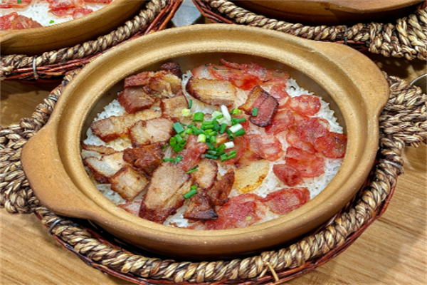 煲仔1号智能香米煲仔饭加盟