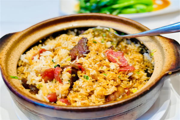 一日煲富煲仔饭加盟