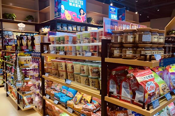 馋味猫零食加盟