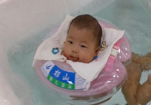 智游宝贝婴儿游泳馆