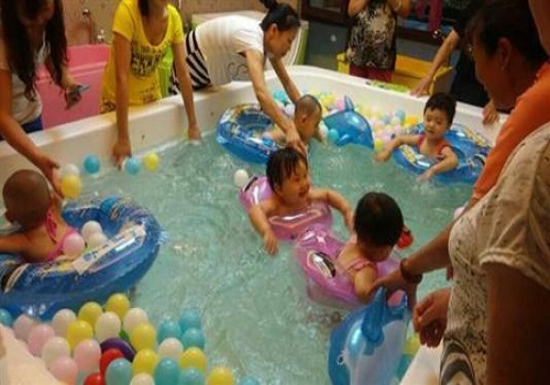 游乐慧婴儿游泳馆