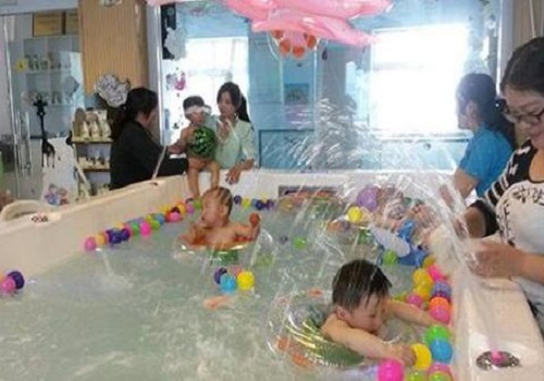 海豚贝贝婴儿游泳馆