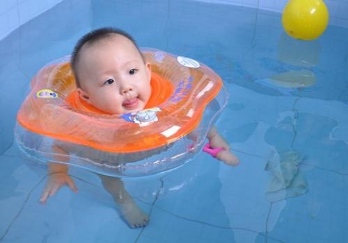 好宝宝婴儿游泳馆
