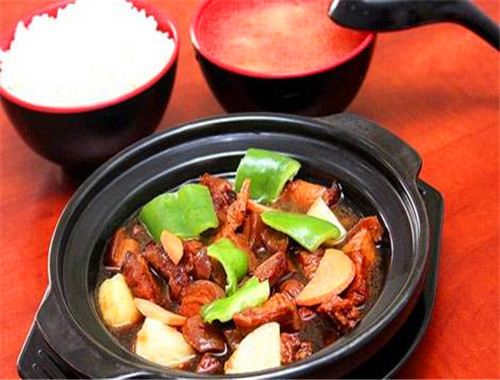 魏小宝黄焖鸡米饭