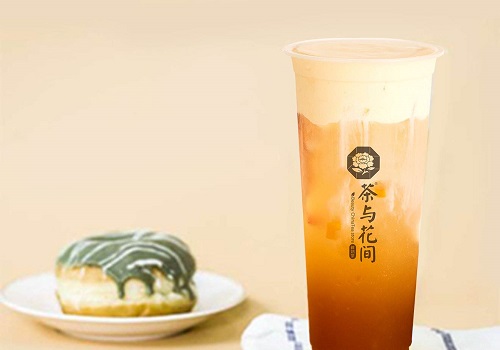 茶与花间