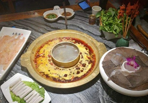 来龙驿鲜切毛肚火锅