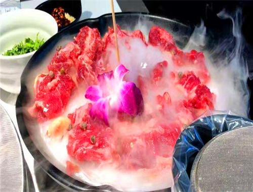 花样美腩牛腩火锅
