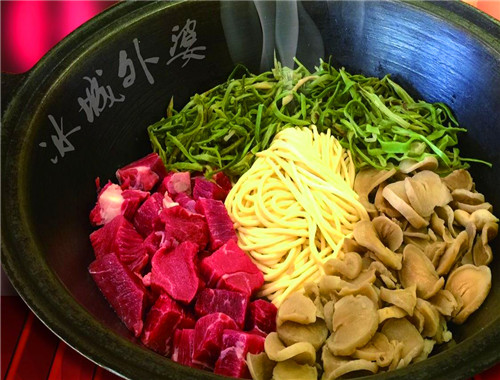 冰城外婆铁锅炖面