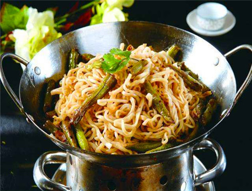 冰城外婆铁锅炖面