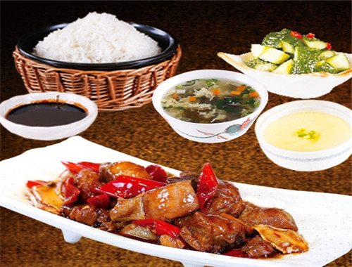 稻谷满仓瓦锅饭