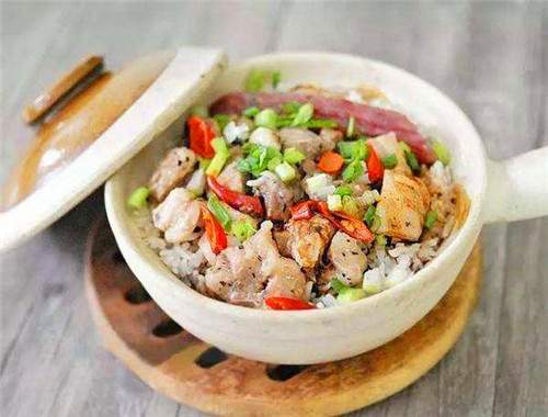 稻谷满仓瓦锅饭