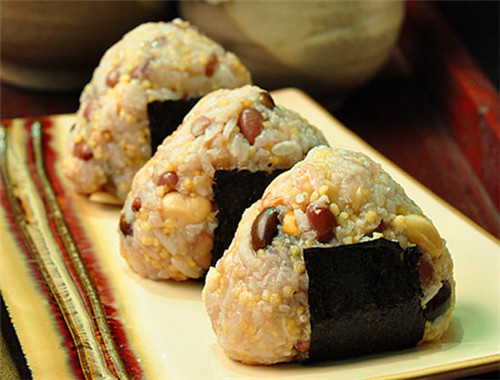两只老饕