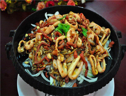 老六铁板鸭肠