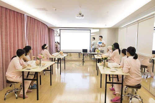 爱月美月子会所