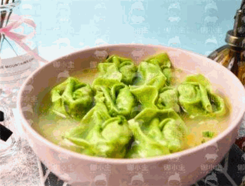 娜小主馄饨