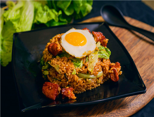 厄加特炸串炒饭