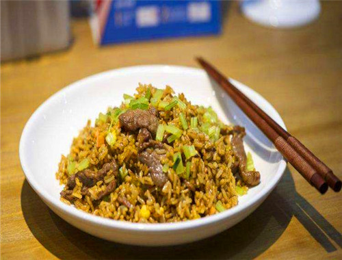 厄加特炸串炒饭