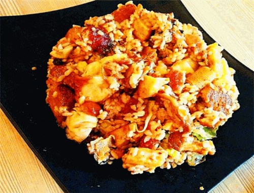 厄加特炸串炒饭