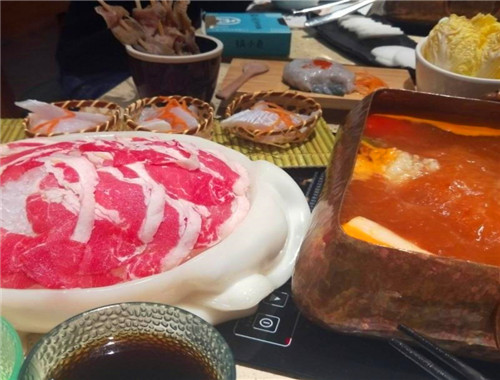 锅小色牦牛火锅