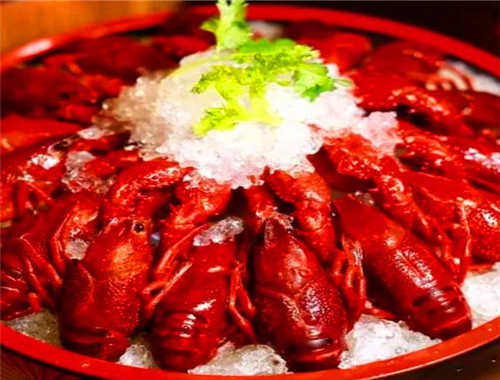 壳满地龙虾