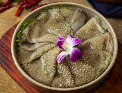 数盘盘毛肚火锅