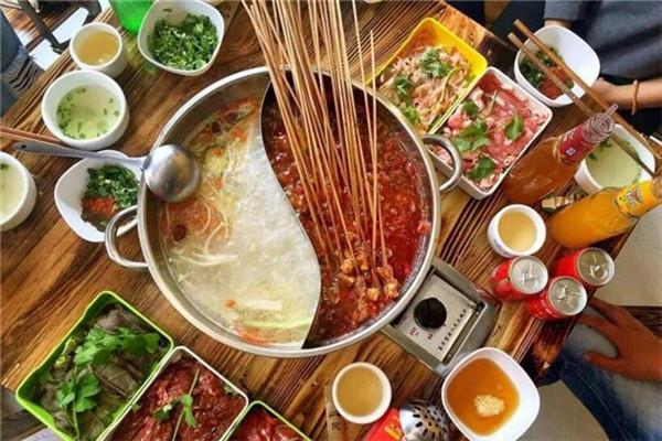 半个椒串串火锅加盟
