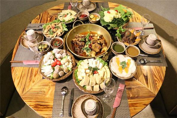 顶顶汤火牛排火锅加盟