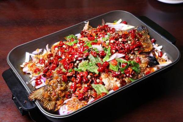 青炉里青花椒烤鱼