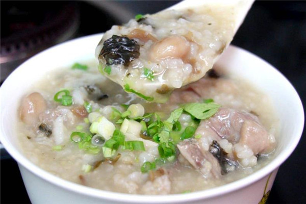 爽滑饺子王农家咸骨粥