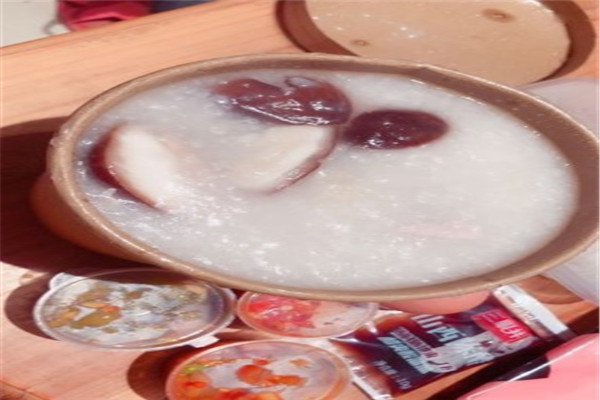 美粥皇特色砂锅粥