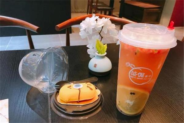 在品在饮