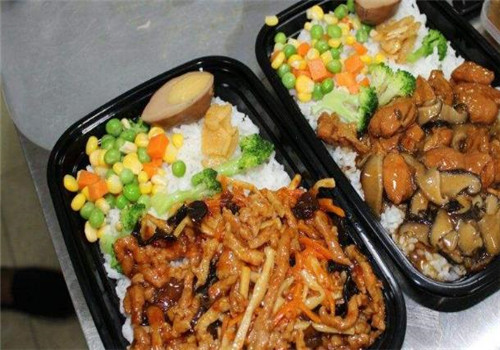 绝美一家快餐