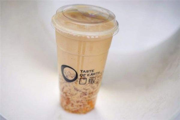 口敢桃胶鲜果茶
