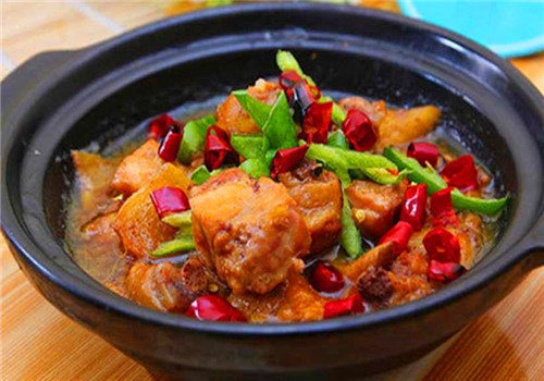 泉昕黄焖鸡米饭