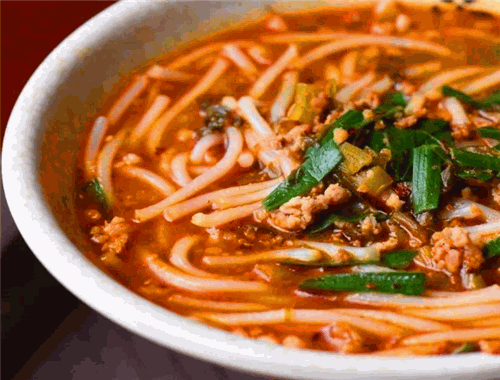 菌子街捞饭米线